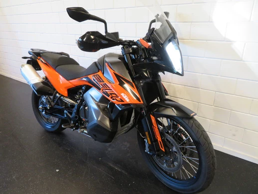 KTM 890 - Afbeelding 2 van 14