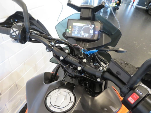 KTM 890 - Afbeelding 5 van 14