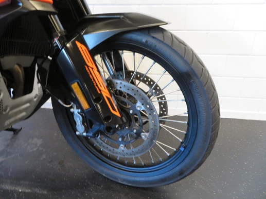 KTM 890 - Afbeelding 7 van 14