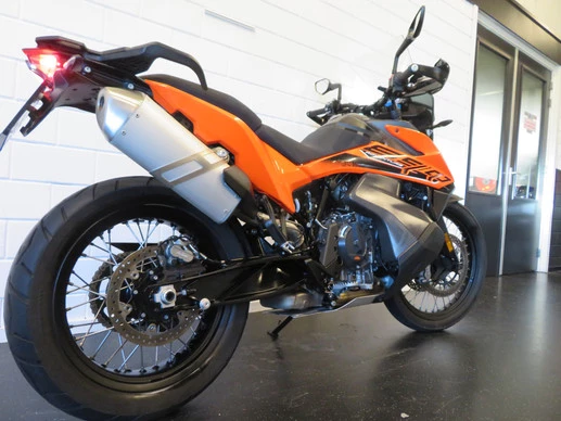 KTM 890 - Afbeelding 11 van 14
