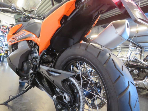 KTM 890 - Afbeelding 13 van 14