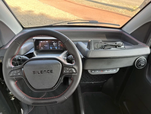 Silence S04 - Afbeelding 13 van 21