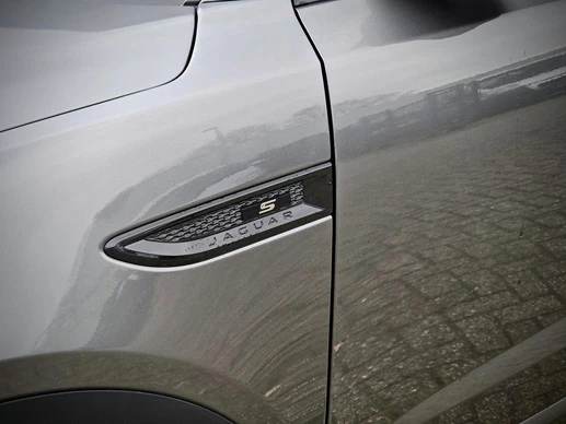 Jaguar E-PACE - Afbeelding 14 van 25