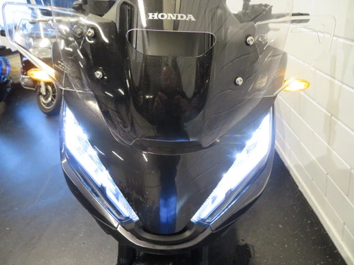 Honda NT 1100 - Afbeelding 14 van 15