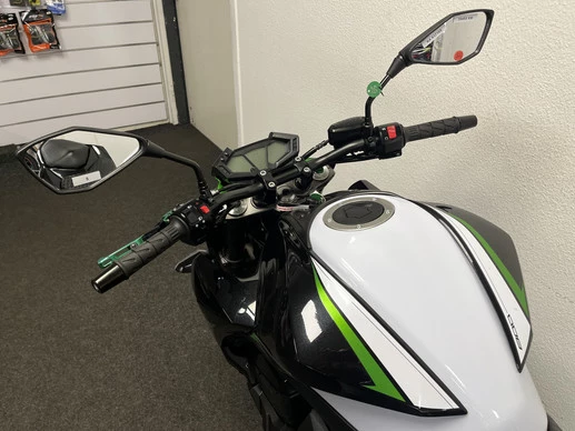 Kawasaki Z800 - Afbeelding 20 van 21