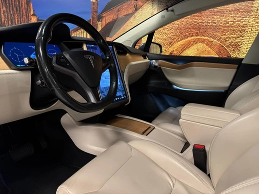 Tesla Model X - Afbeelding 20 van 30