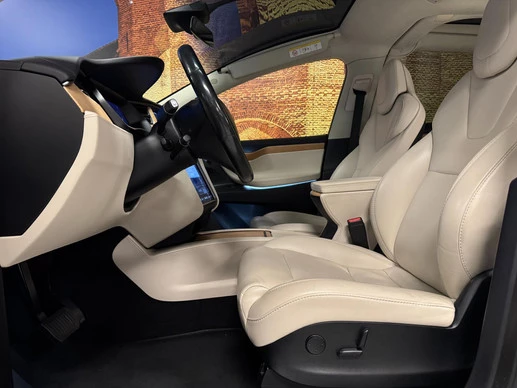 Tesla Model X - Afbeelding 21 van 30