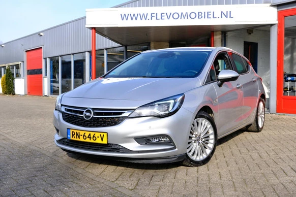 Opel Astra - Afbeelding 1 van 30