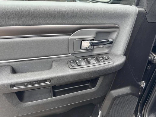 Dodge Ram 1500 - Afbeelding 25 van 30