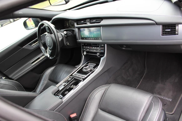 Jaguar XF - Afbeelding 11 van 30