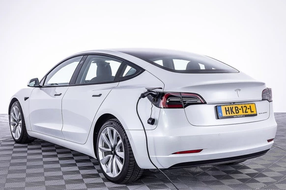 Tesla Model 3 - Afbeelding 2 van 26
