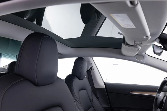 Tesla Model 3 - Afbeelding 6 van 26