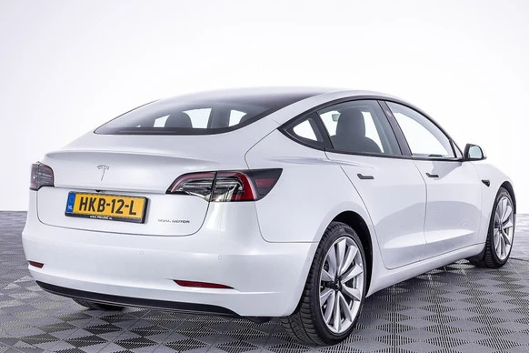 Tesla Model 3 - Afbeelding 22 van 26