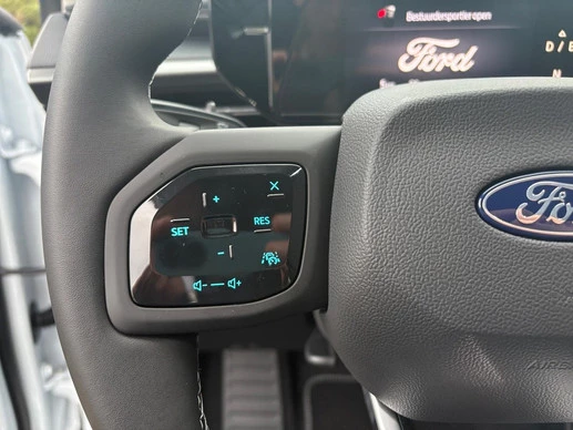 Ford Explorer - Afbeelding 18 van 28
