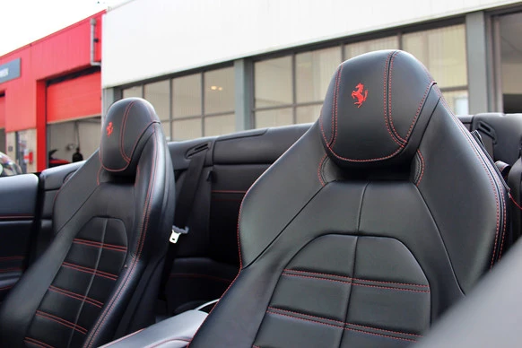 Ferrari California - Afbeelding 21 van 30