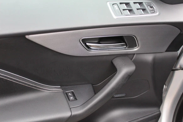 Jaguar F-PACE - Afbeelding 14 van 30