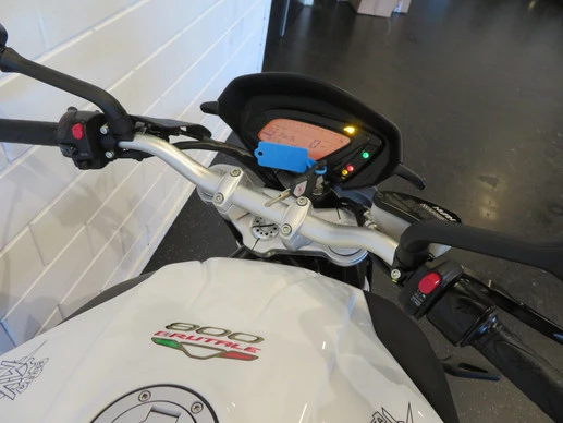 MV Agusta Brutale - Afbeelding 5 van 15