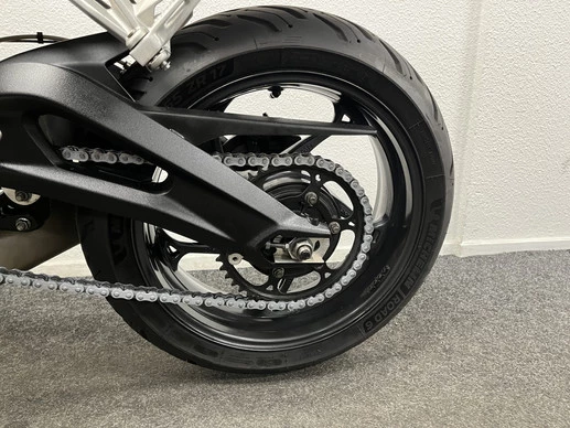 Triumph Street Triple - Afbeelding 19 van 20