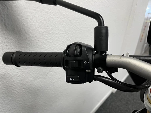 Aprilia Tuono V4 - Afbeelding 8 van 16