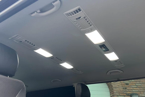 Volkswagen Caravelle - Afbeelding 18 van 30