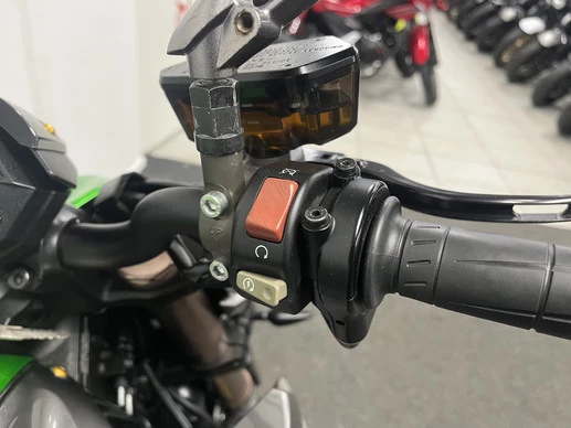 Kawasaki Z1000 - Afbeelding 8 van 19