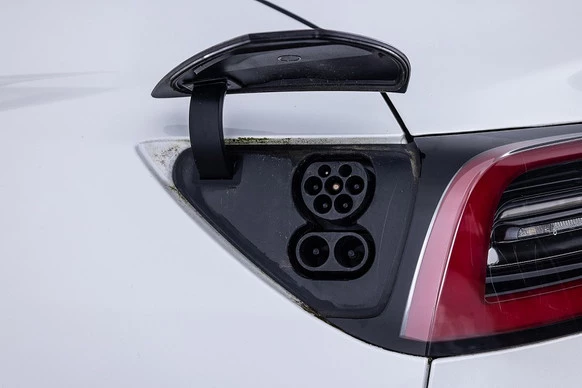 Tesla Model 3 - Afbeelding 14 van 18