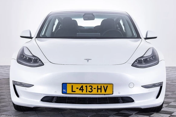 Tesla Model 3 - Afbeelding 15 van 18