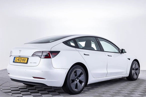 Tesla Model 3 - Afbeelding 17 van 18