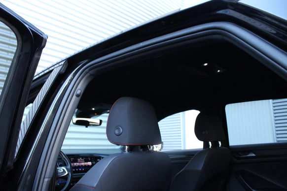Volkswagen T-Roc - Afbeelding 21 van 30