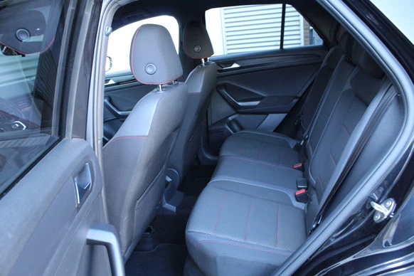 Volkswagen T-Roc - Afbeelding 22 van 30