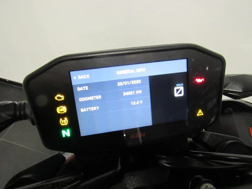 KTM 890 - Afbeelding 7 van 9