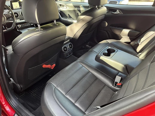 Kia Stinger - Afbeelding 15 van 19