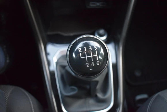 Volkswagen T-Roc - Afbeelding 14 van 30