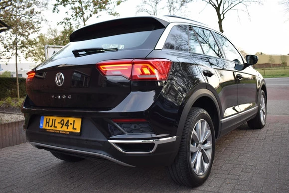 Volkswagen T-Roc - Afbeelding 22 van 30