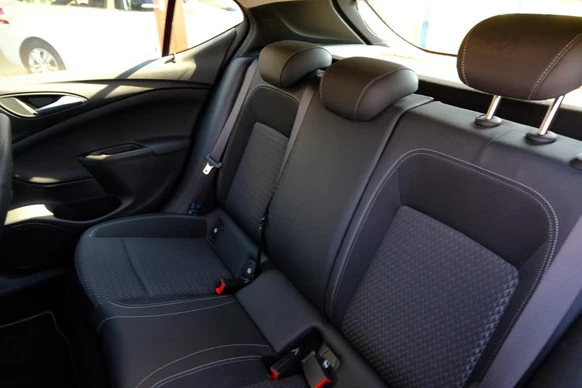 Opel Astra - Afbeelding 24 van 30