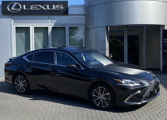 Lexus ES - Afbeelding 1 van 28