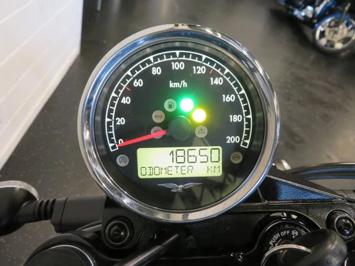 Moto Guzzi V7 - Afbeelding 10 van 13