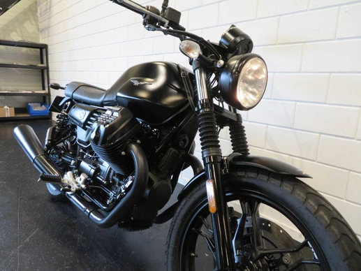 Moto Guzzi V7 - Afbeelding 11 van 13