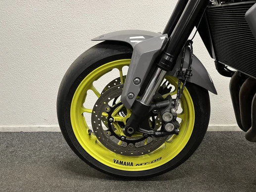 Yamaha MT 09 - Afbeelding 16 van 25