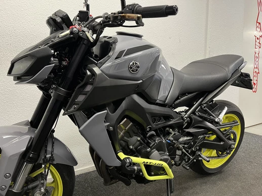 Yamaha MT 09 - Afbeelding 22 van 25