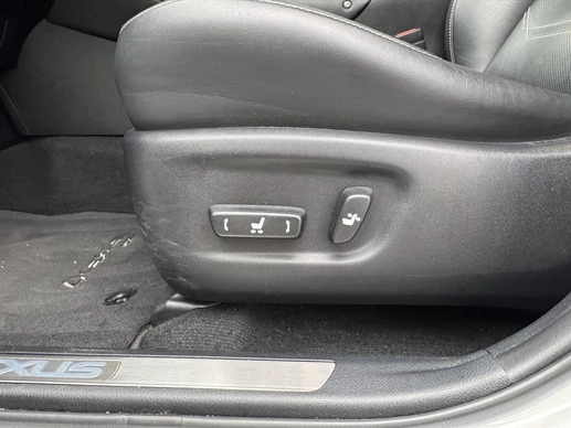 Lexus NX - Afbeelding 17 van 30