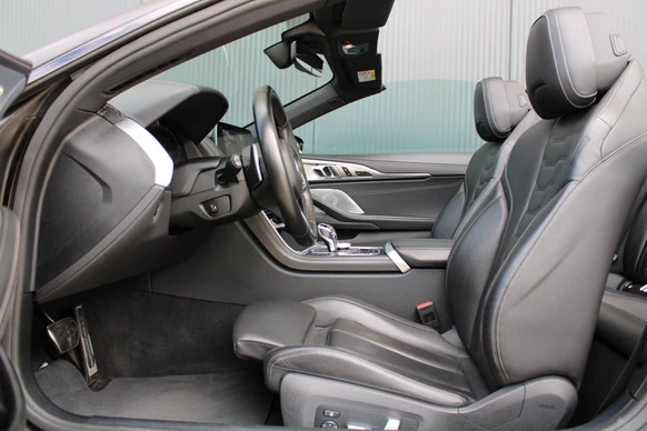 BMW 8 Serie - Afbeelding 25 van 30