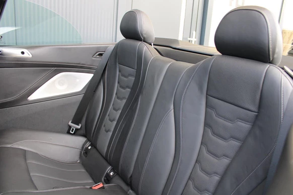 BMW 8 Serie - Afbeelding 28 van 30