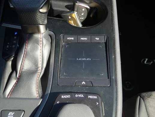 Lexus UX - Afbeelding 28 van 30
