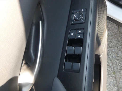Lexus UX - Afbeelding 18 van 30