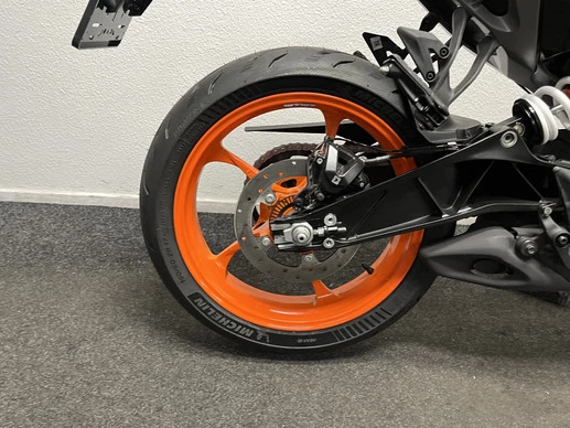 KTM 390 - Afbeelding 7 van 17