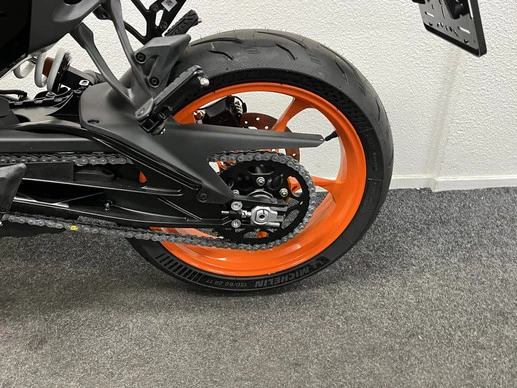 KTM 390 - Afbeelding 14 van 17