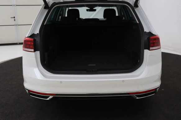 Volkswagen Passat - Afbeelding 15 van 30