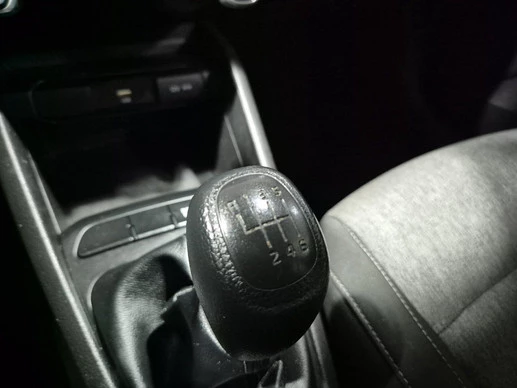 Kia Stonic - Afbeelding 17 van 30