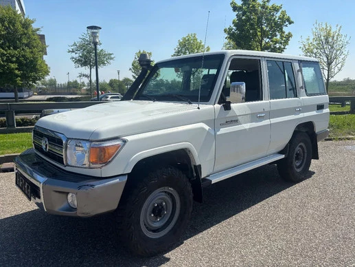 Toyota Land Cruiser - Afbeelding 2 van 21